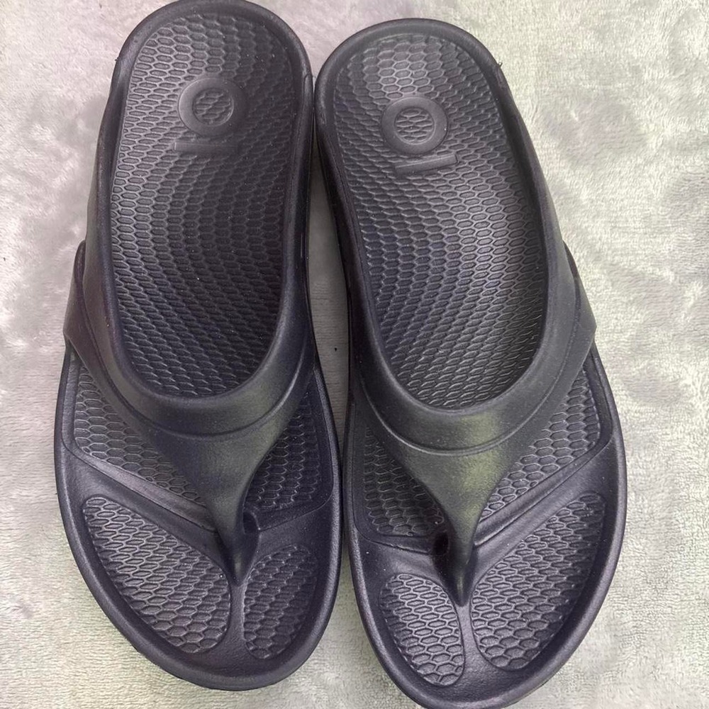 Navy Blue Oka Recovery Sandals- 7 Women's 5-Men's